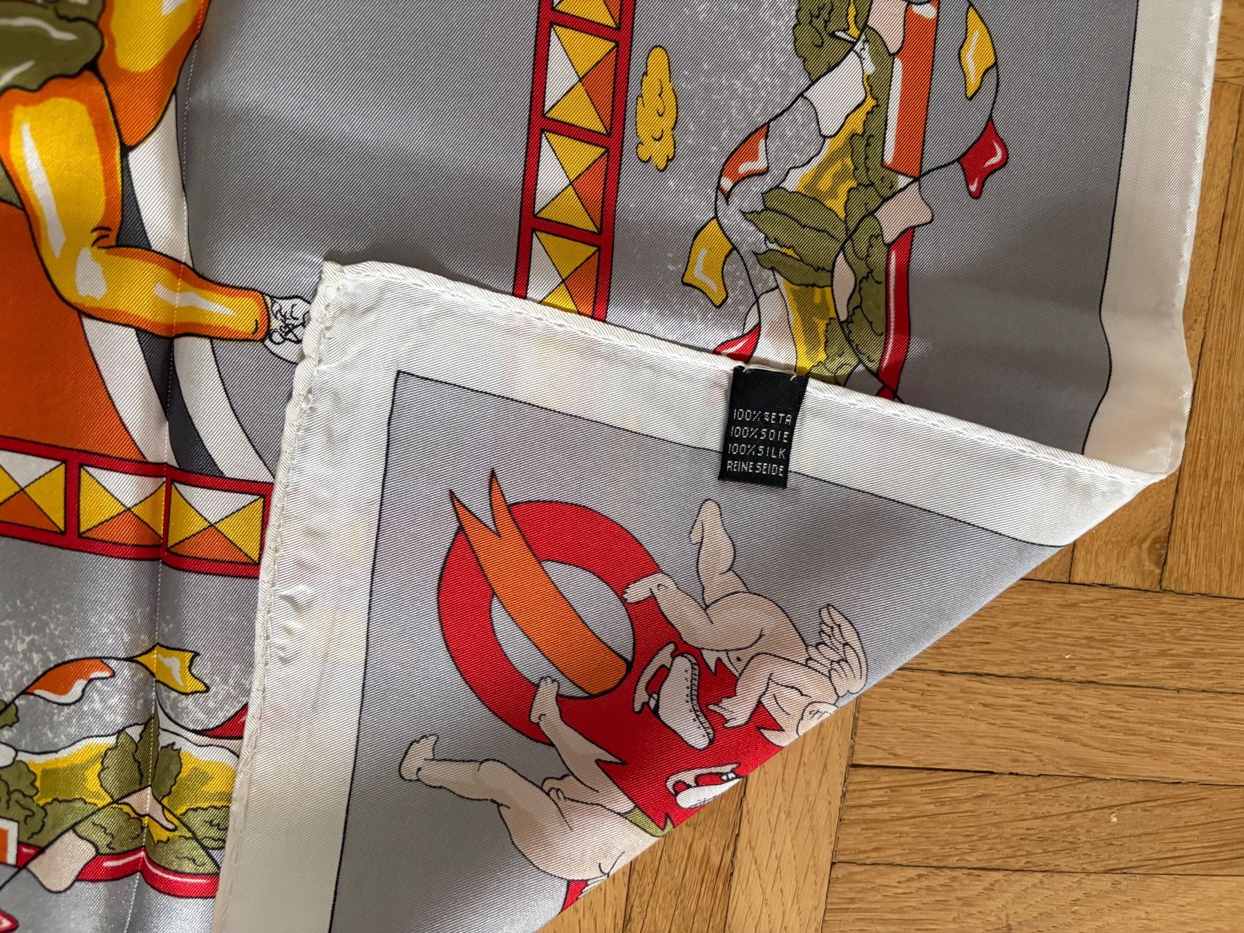 Foulard & Sciarpe: Seidenfoulard Eiskunstlauf – Usato da Luzern venduto da Lampion 2