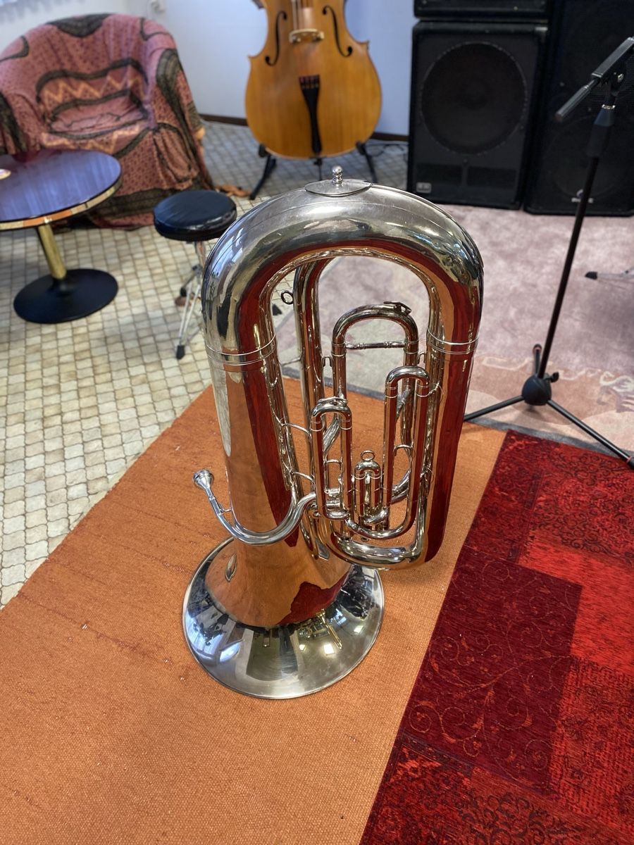 Besson Strumenti musicali: B Tuba Besson Sovereign 986 – Usato da Mauren venduto da Sandreja 1