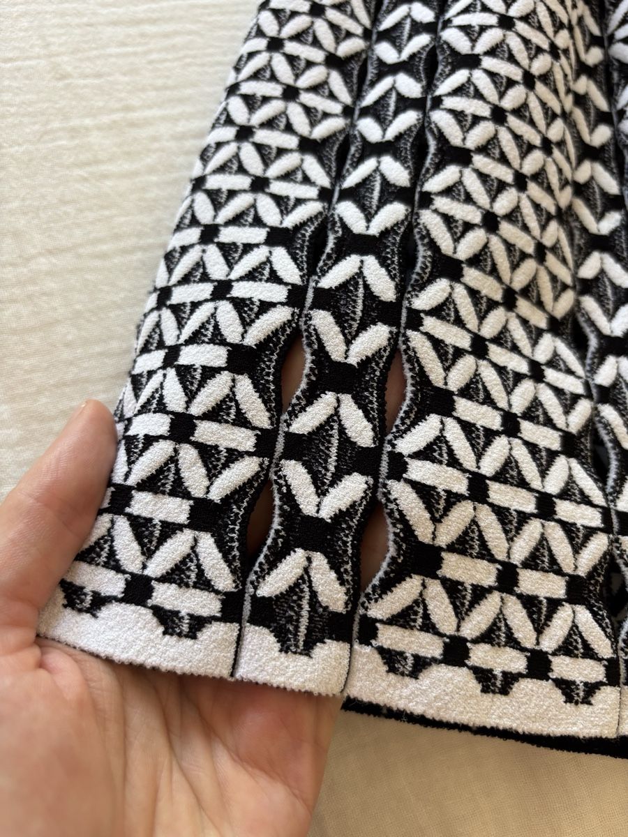 Alaia Vestiti: Sublime structured Alaïa dress black and white 38 FR – Nuovo (secondo la descrizione) da Genève venduto da Bella_909 2