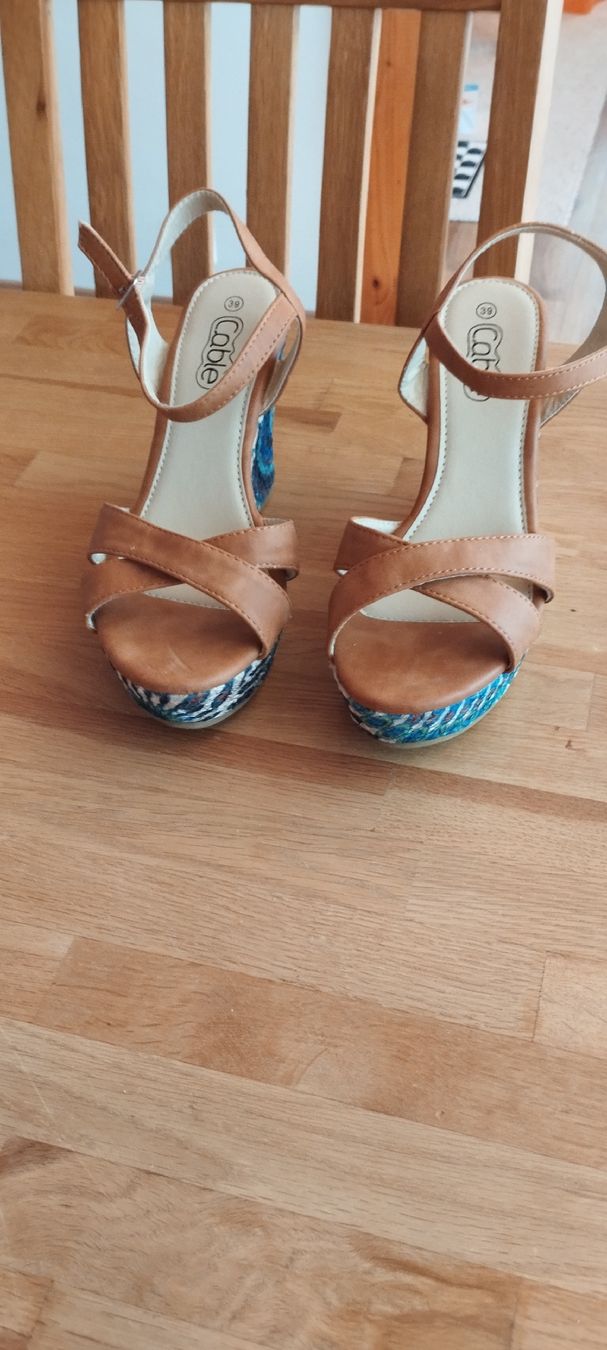 Scarpe da donna: Damen Sandalen von Cable 39 – Usato da Mörel venduto da MJoaoCosta
