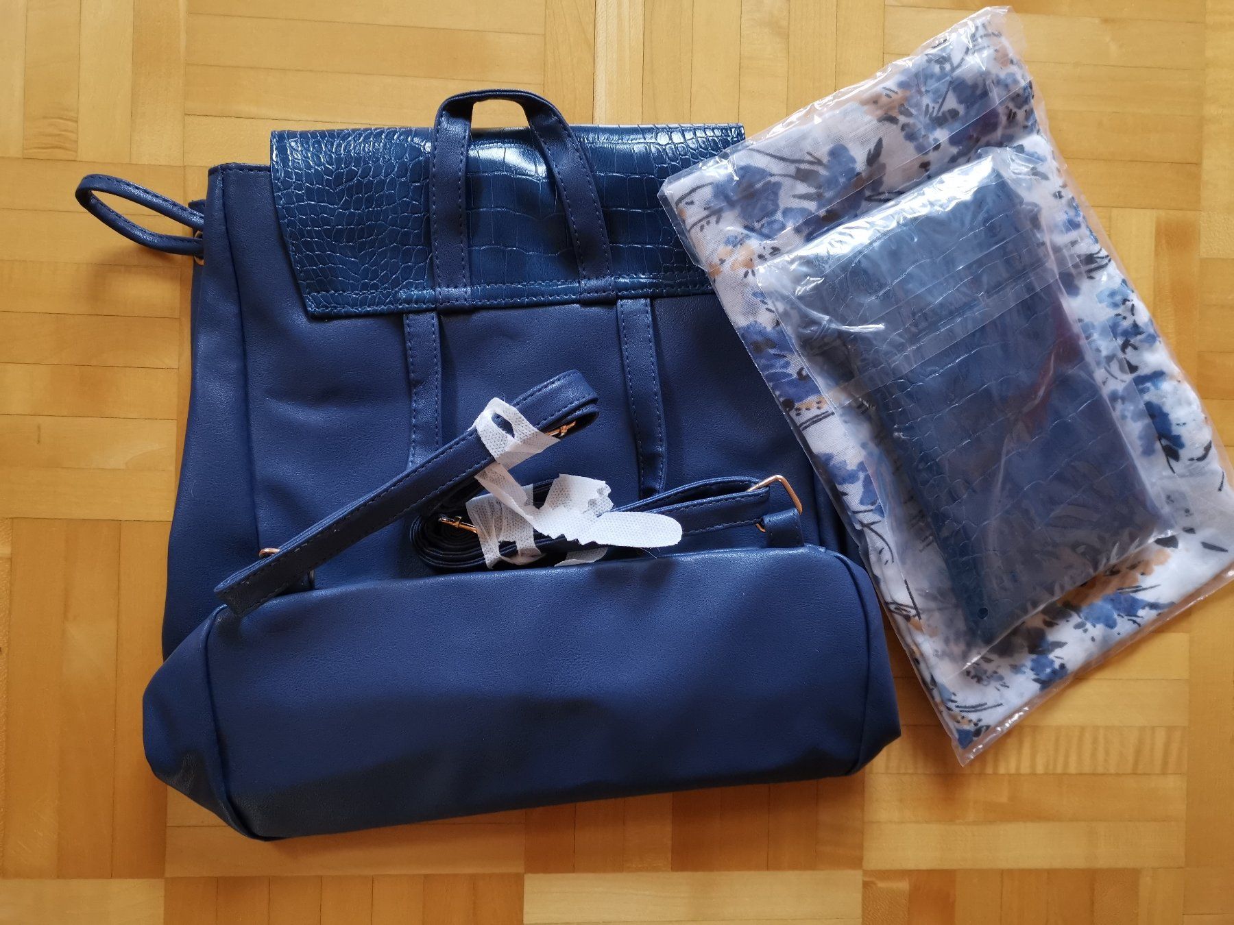 Zaini: 3-er  Set, Rucksack, Händytasche, Schal – Nuovo e nell'imballaggio originale da Dornach venduto da Hei50 1