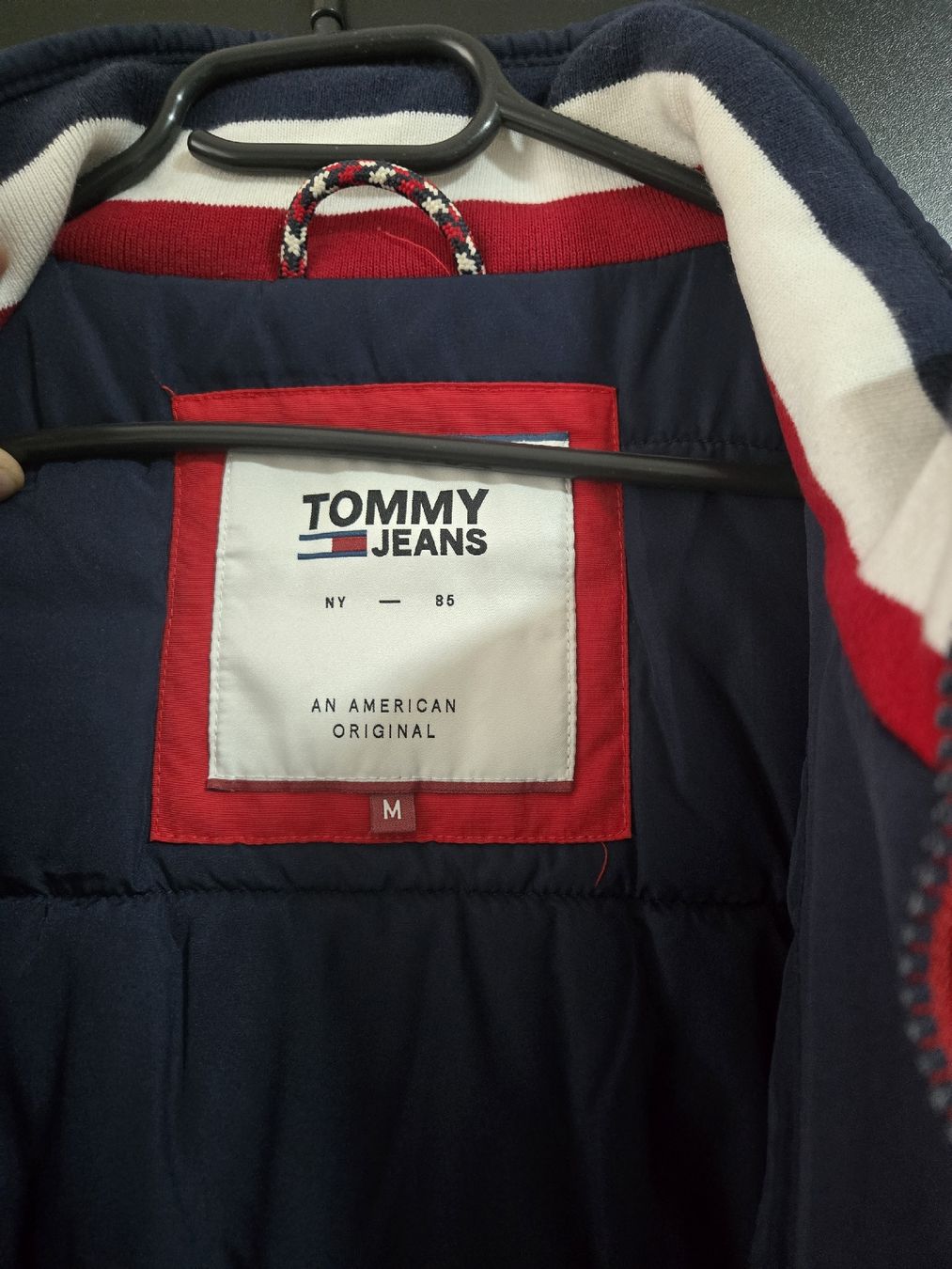 Tommy Hilfiger Jacken: Tommy Hilfiger Jeans Jacke Gr.M – Gebraucht aus Winterthur von SneakersLeo 1