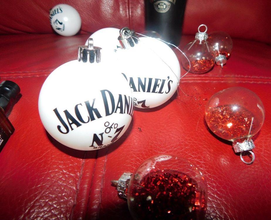 Jack Daniels, Weihnachtskugeln, Feuerzeuge, Becher Kaufen auf Ricardo