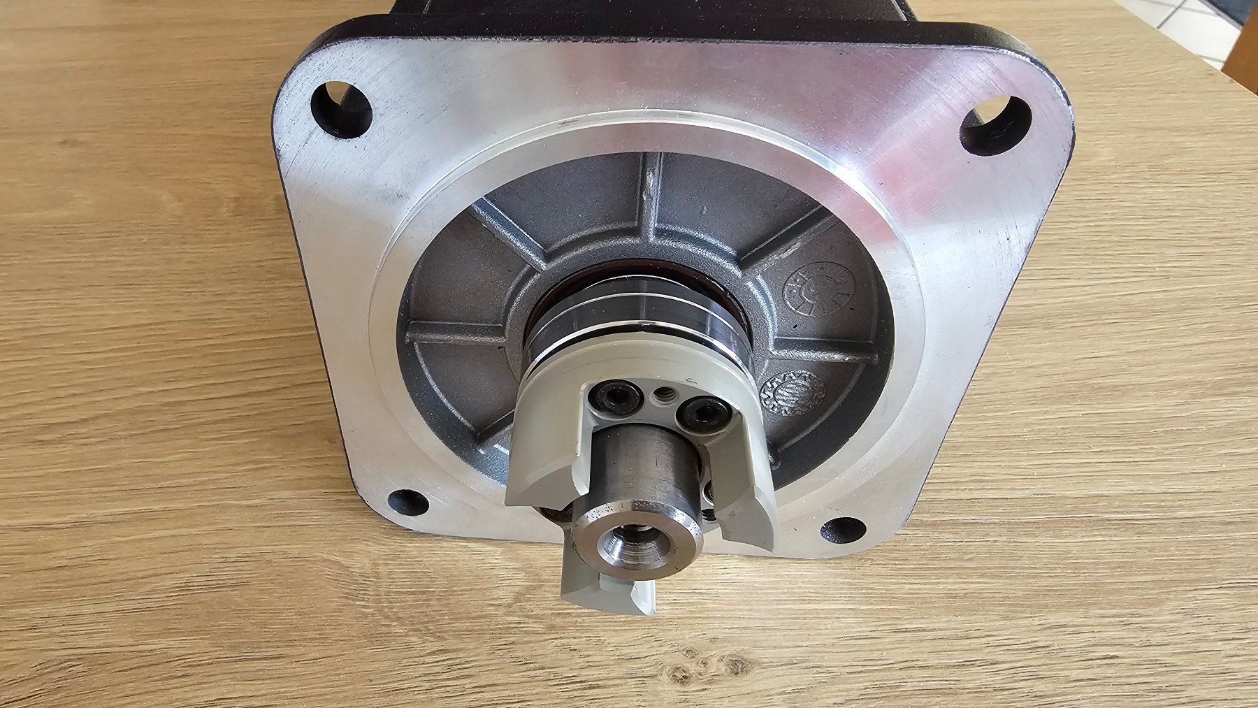 Bosch  Motori: Rexroth IndraDyn Servomotor – Usato da Boniswil venduto da LakeSide_Boniswil 4