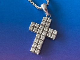 Silberne kette mit Jesus-Kreuz (70 cm)