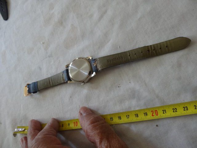 Orologi: SCHÖNE  HEREN UHR.QUARTZ..LÄÜFT – Usato da zürich venduto da ahmad01 2
