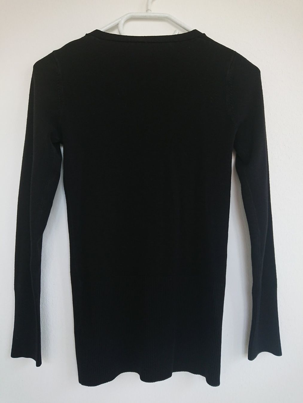 Zebra Pullover & Sweatshirts: Damen Pullover Zebra Gr. S Schwarz mit tiefem V-Ausschnitt – Gebraucht aus Hallau von CHACLA 2