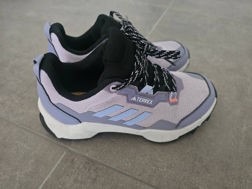 Chaussures femmes: Adidas Terrex - Baskets basses – D'occasion à Cheseaux-Lausanne par Ana_Gandarinho