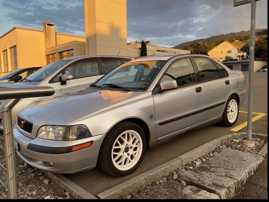 Volvo Automobili: Volvo s40 1.8 – Usato da Pfäffikon SZ venduto da rou_t5l7