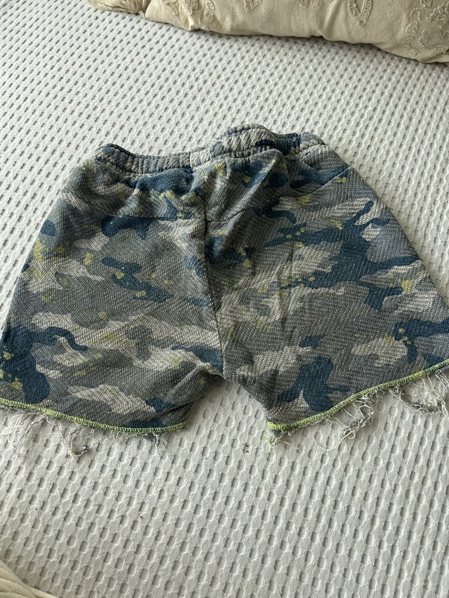 Zara Pantaloni: ZARA SWEATPANTS SHORTS GR 104 – Usato da Basel venduto da theo-g77 2