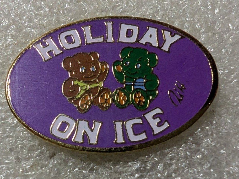 Plaketten & Abzeichen: Ansteckpin 202: Holiday on Ice – Gebraucht aus Oppligen von Pin-Fall-Shop