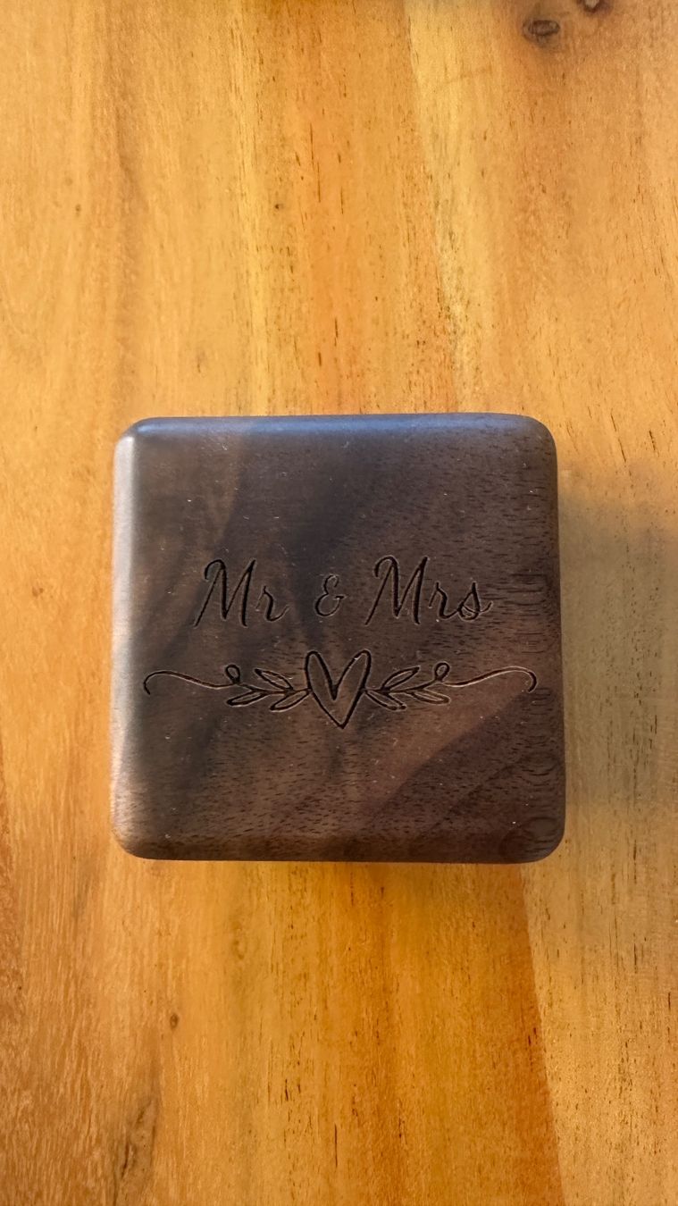 Tutte le decorazioni: Ring Box/ Schatulle Mr. & Mrs aus Holz – Usato da Thun venduto da yvonne.95