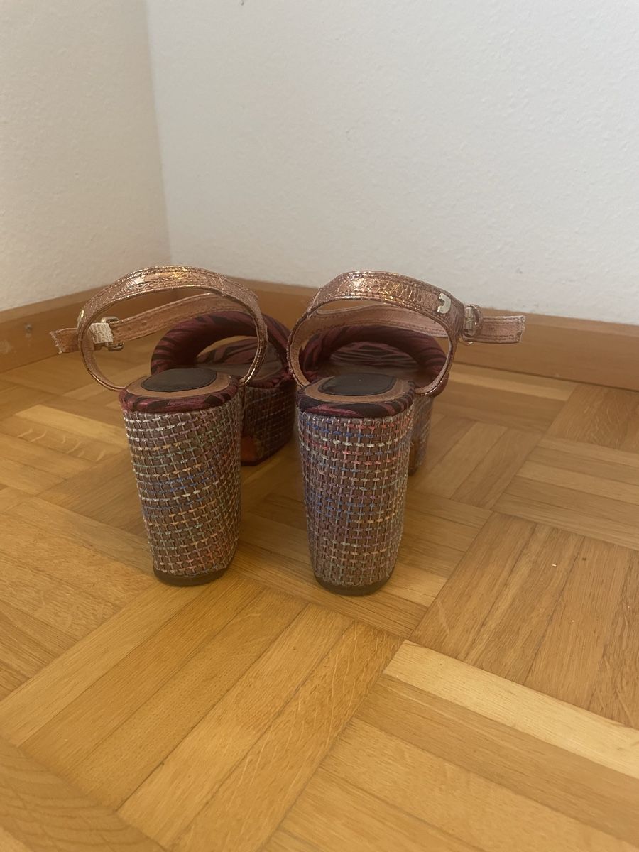 Scarpe da donna: Sandalen Plateau – Usato da Horn venduto da Jronimo 3