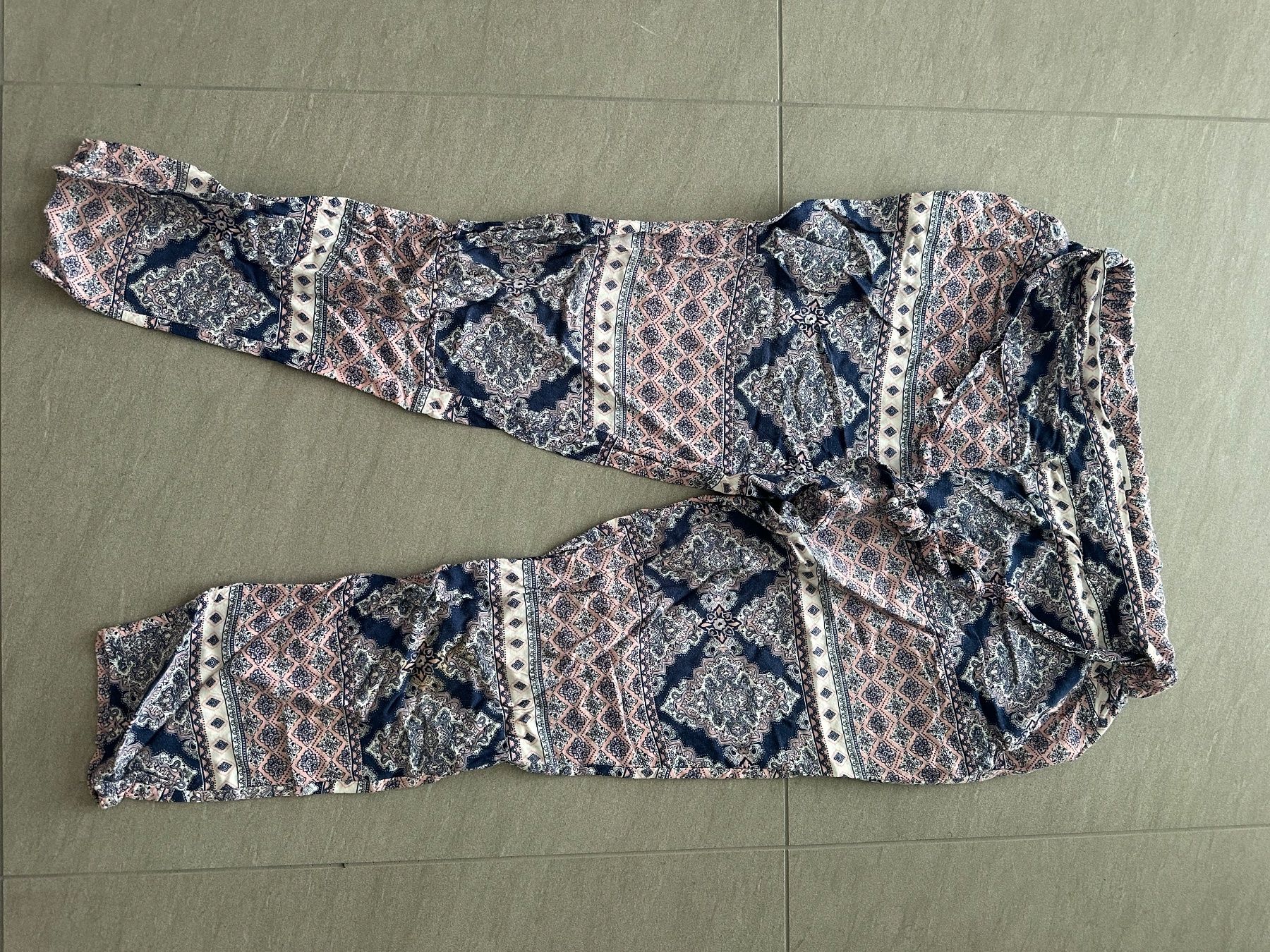 Pantaloni: Sommerhose von Chicoree, Grösse M, mit Muster – Usato da Boniswil venduto da sunnebluemeli
