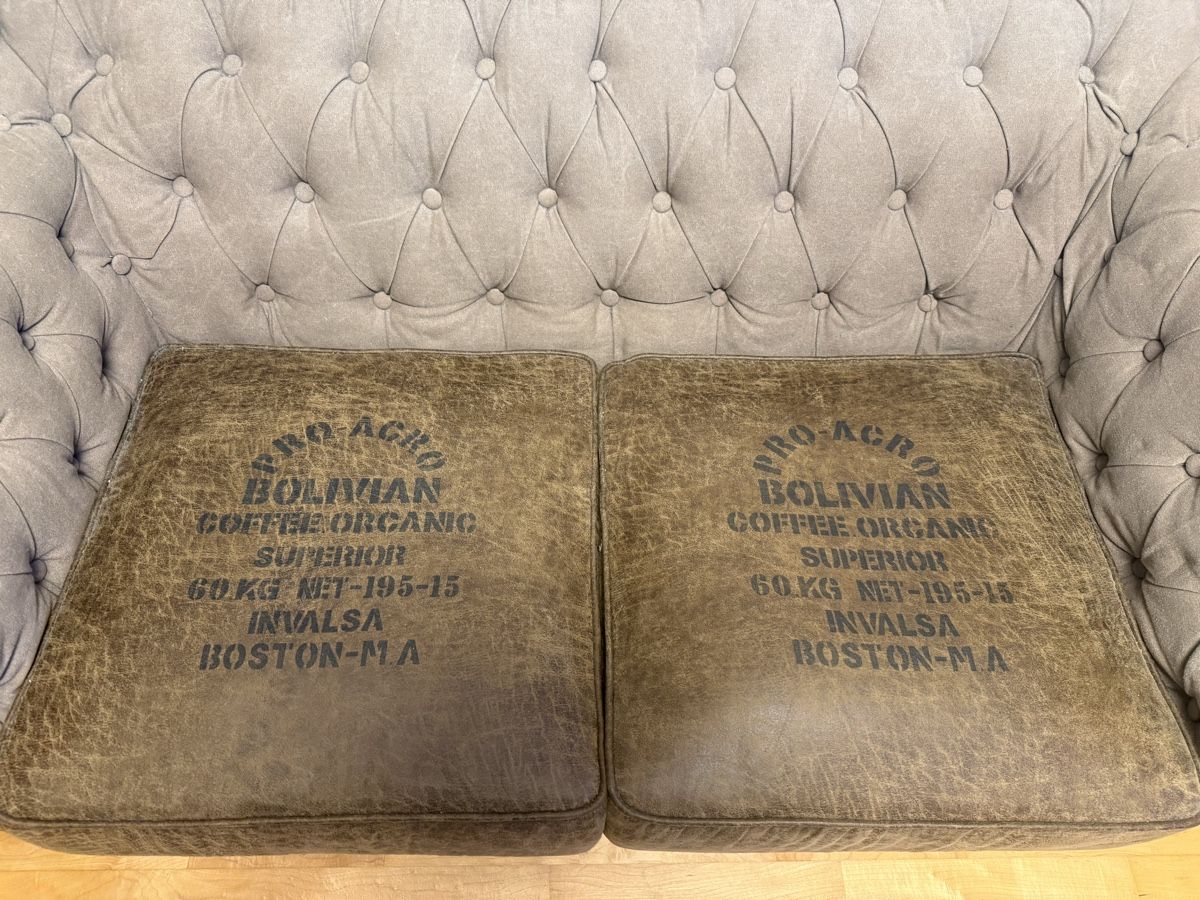 Chesterfield Sofas: 2 Sitzer Chesterfield Sofa – Neuf (Voir description) à Altstätten SG par jas_s9fk 1