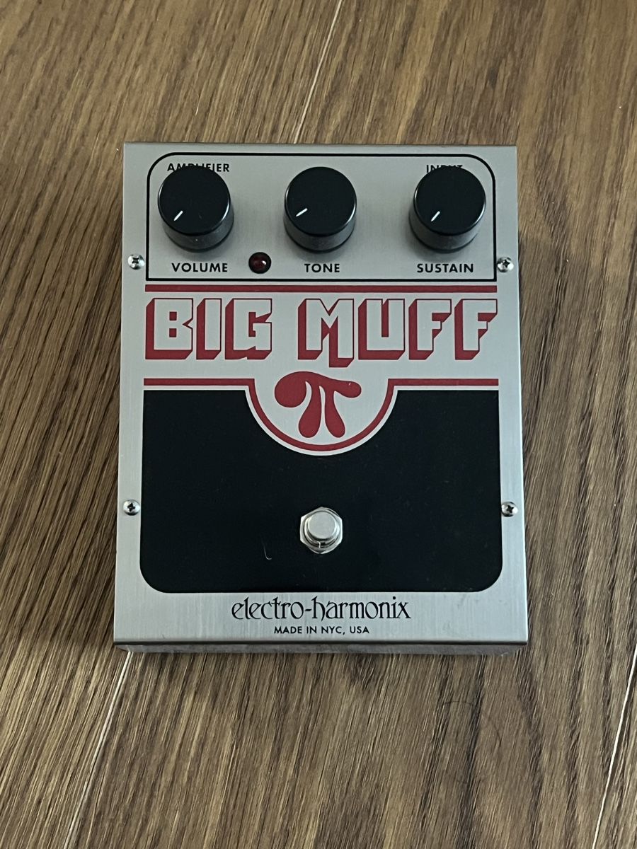 Electro-Harmonix Strumenti musicali: Electro-Harmonix Big Muff V9 NYC Reissue (2000s)  – Nuovo (secondo la descrizione) da Oekingen venduto da steph.67