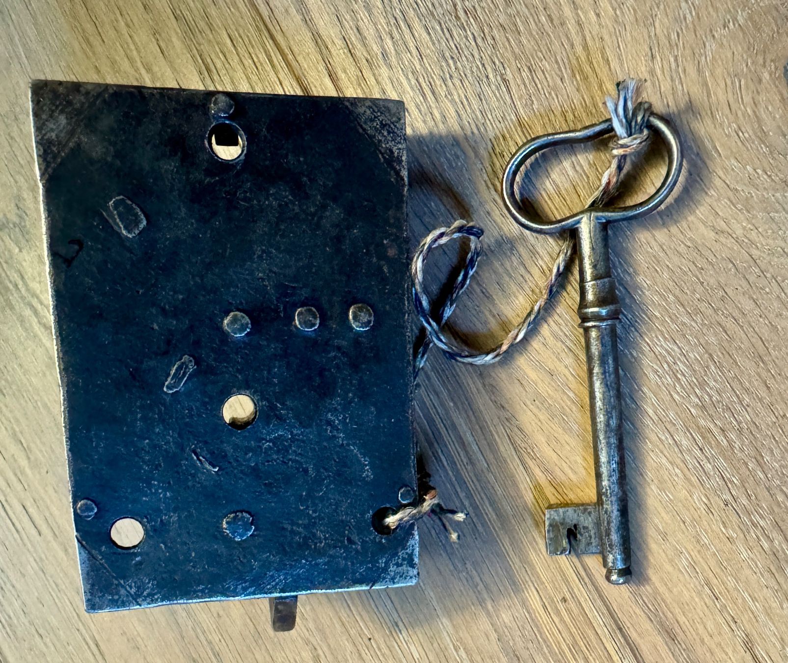 Schlösser: Antikes Türschloss mit Schlüssel – Gebraucht aus Rothrist von Luckywinner 1