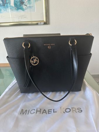 Michael Kors Handtasche schwarz Leder Damen gute Zustand