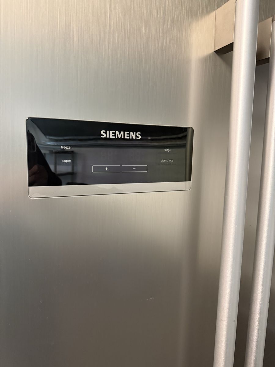 Frigoriferi: Siemens Side-by-Side Kühlschrank Edelstahl – Usato da Rothrist venduto da aaldino 1