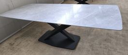 Tisch mit Keramikplatte 240/100 cm aus dem Showroom