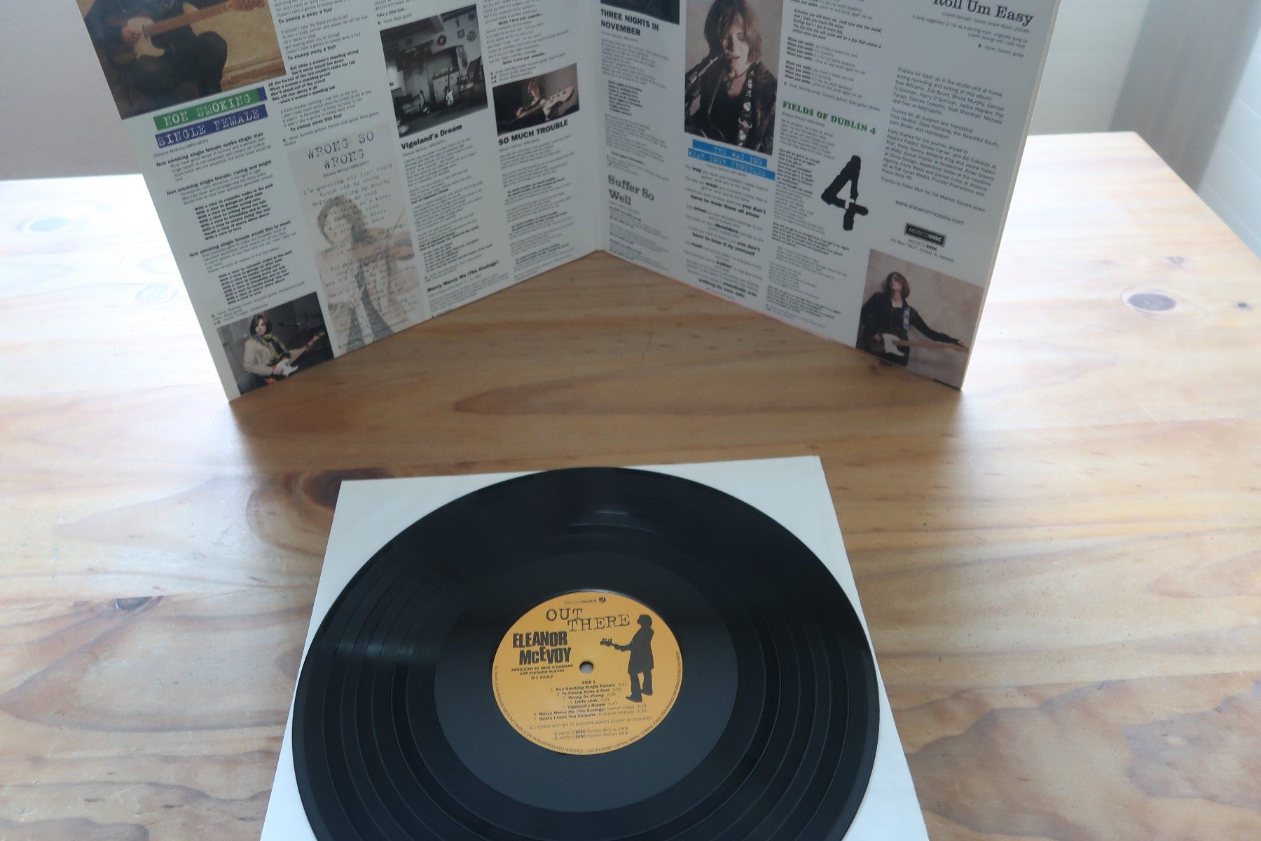 Schallplatten: ELEANOR McEVOY - OUT THERE - VINYL LP – Gebraucht aus Basel von Patiscat 3