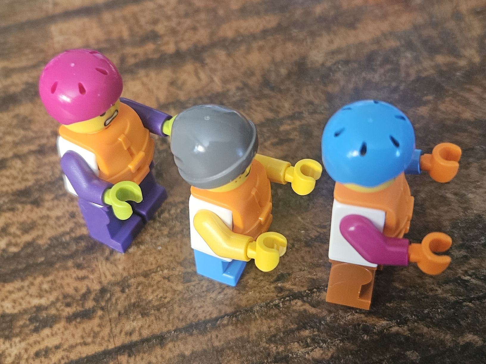 Lego Kit di costruzioni: lego lot de 3 figurines – Usato da Confignon venduto da Ecrofigs 3