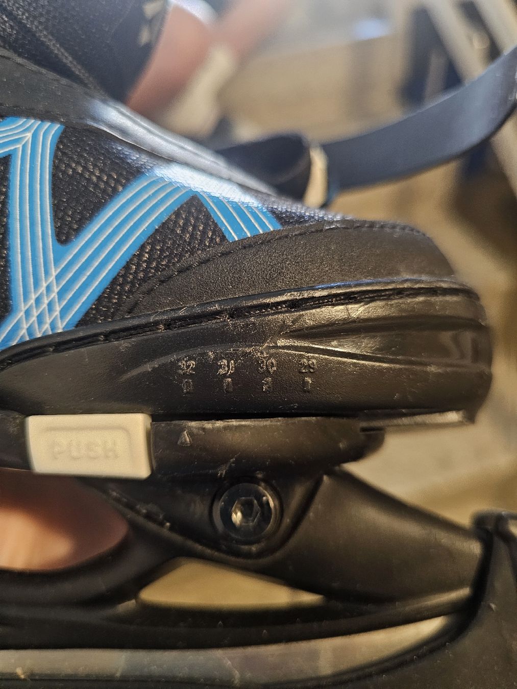 Pattini da ghiaccio: schlittschuhe gr 29 bis 32 – Usato da Münchenbuchsee venduto da Kappa8 2