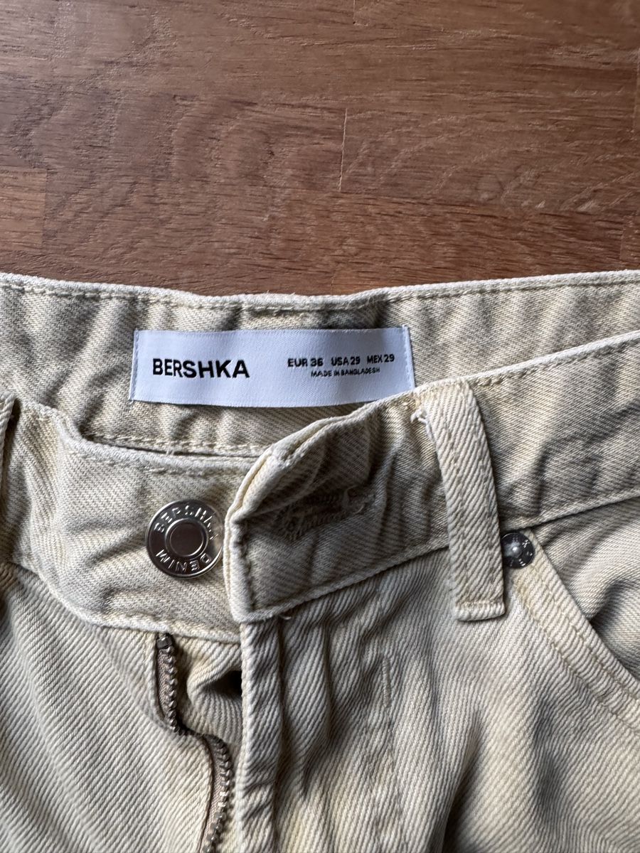 Bershka Jeans: New Berschka Jeans beige – Nuovo (secondo la descrizione) da Winterthur venduto da Kevin.Prandini 1