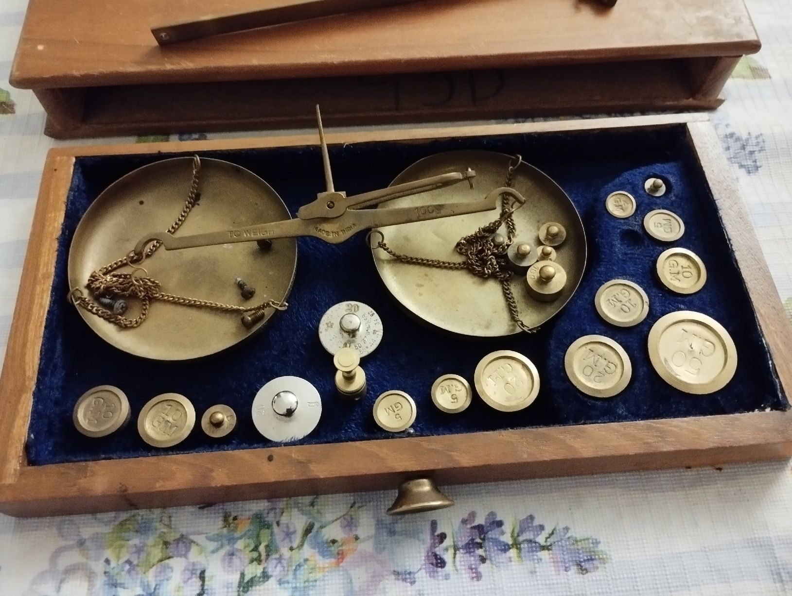 Bilance e pesi: Antike Messing-Präzisionswaage mit Gewichten – Usato da Ostermundigen venduto da Dinge1 8