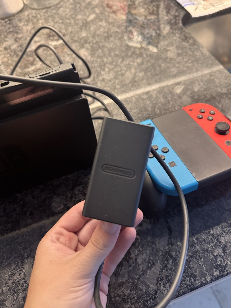 Nintendo Spiele: Nitendo Switch Set mit einem Spiel – Gebraucht aus Rorschach von med_cg8c 2