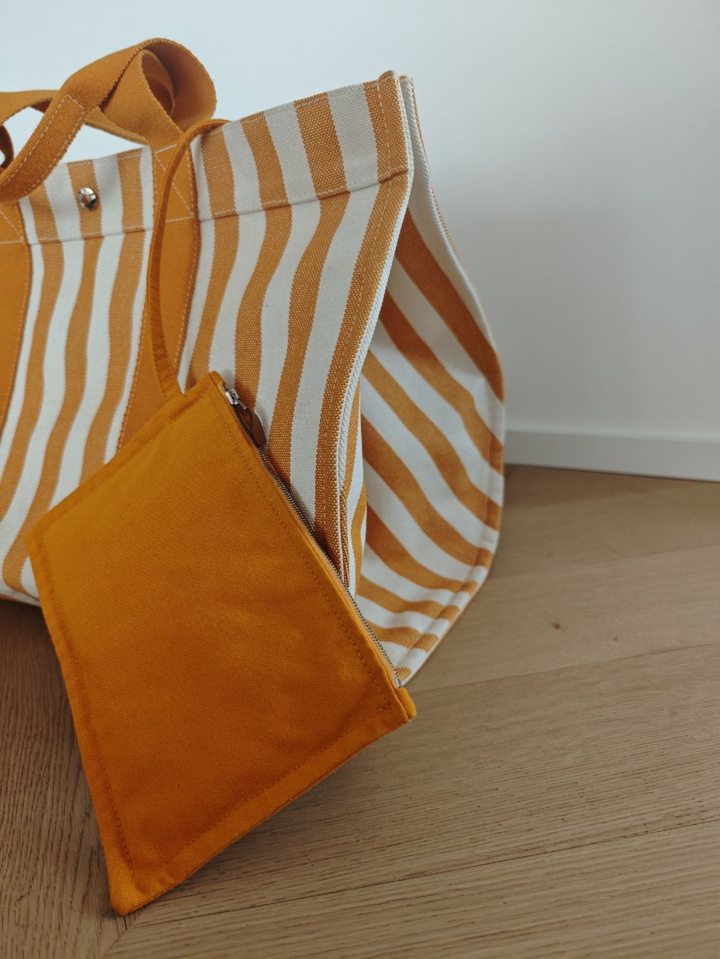 Hermès Taschen für Damen: HERMÈS Cannes Tote Bag Canvas Strandtasche – Gebraucht aus Erlenbach ZH von nlh 1