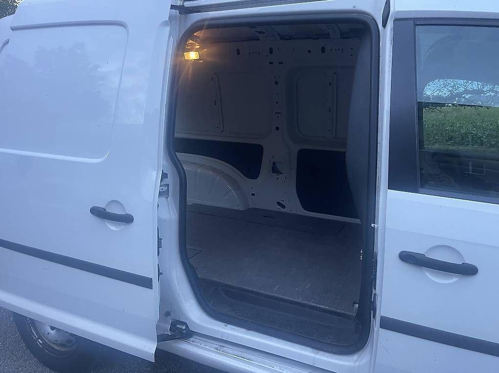Veicoli commerciali: VW Caddy Maxi 2.0 Diesel 4 Motion  – Usato da Windisch venduto da BR777 1