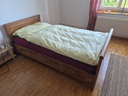 Antikes Bett