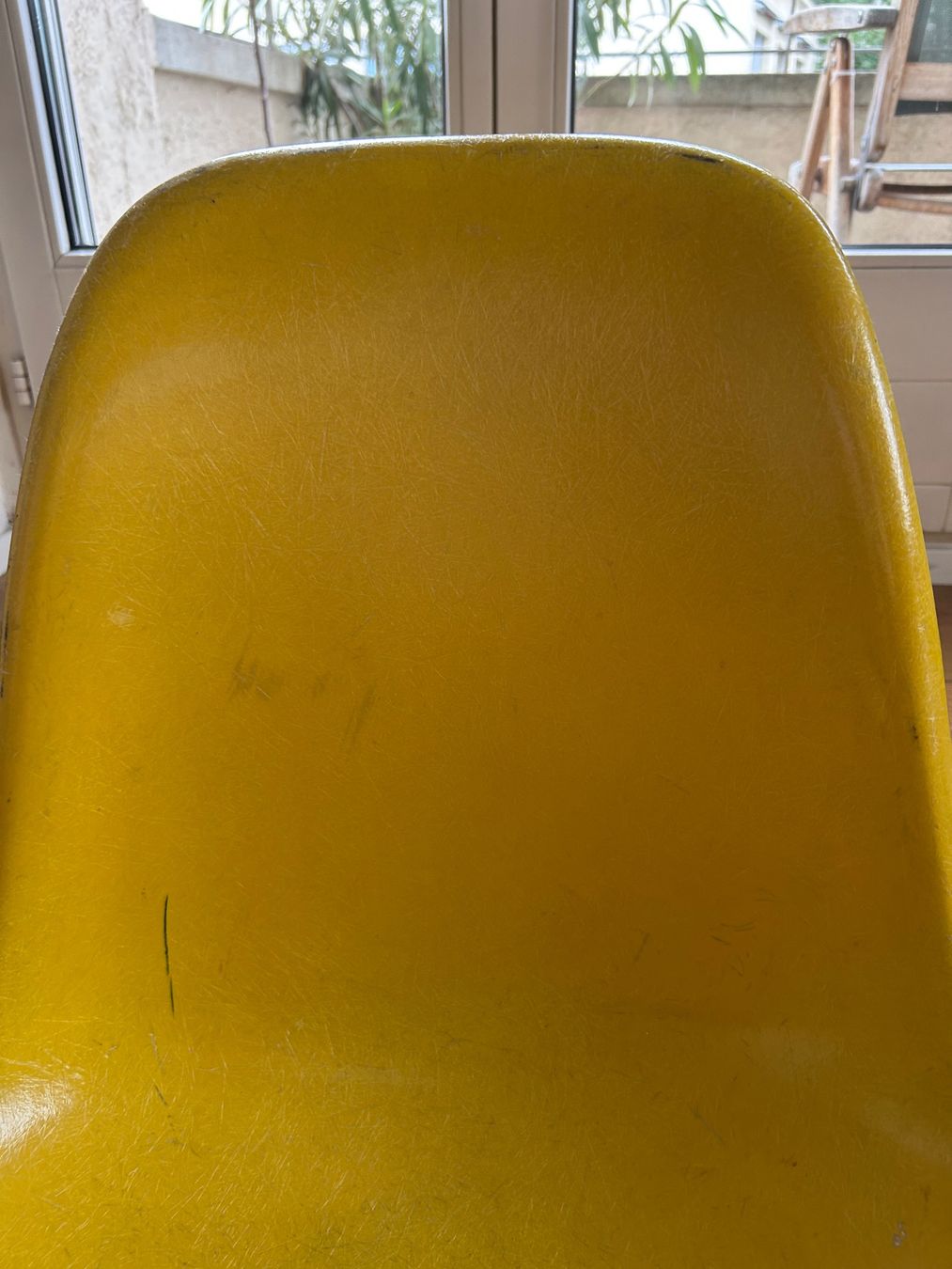 Eames Sedie: Eames Fiberglas Schale gelb – Difettoso da Zürich venduto da Lp_bn 9