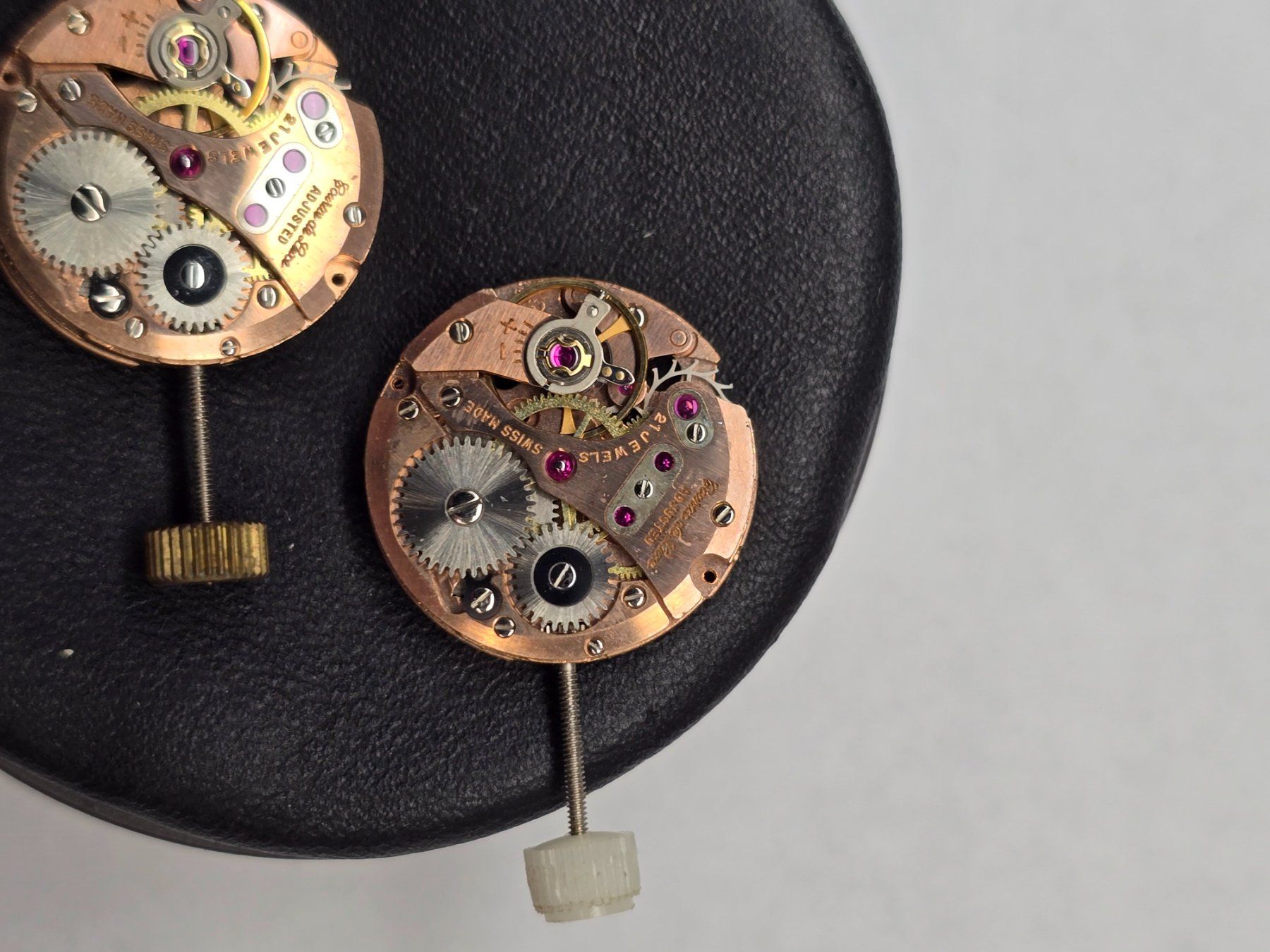 Orologi: 2 Mouvement Felsa 4025 – Difettoso da Tramelan venduto da Nirdan 2
