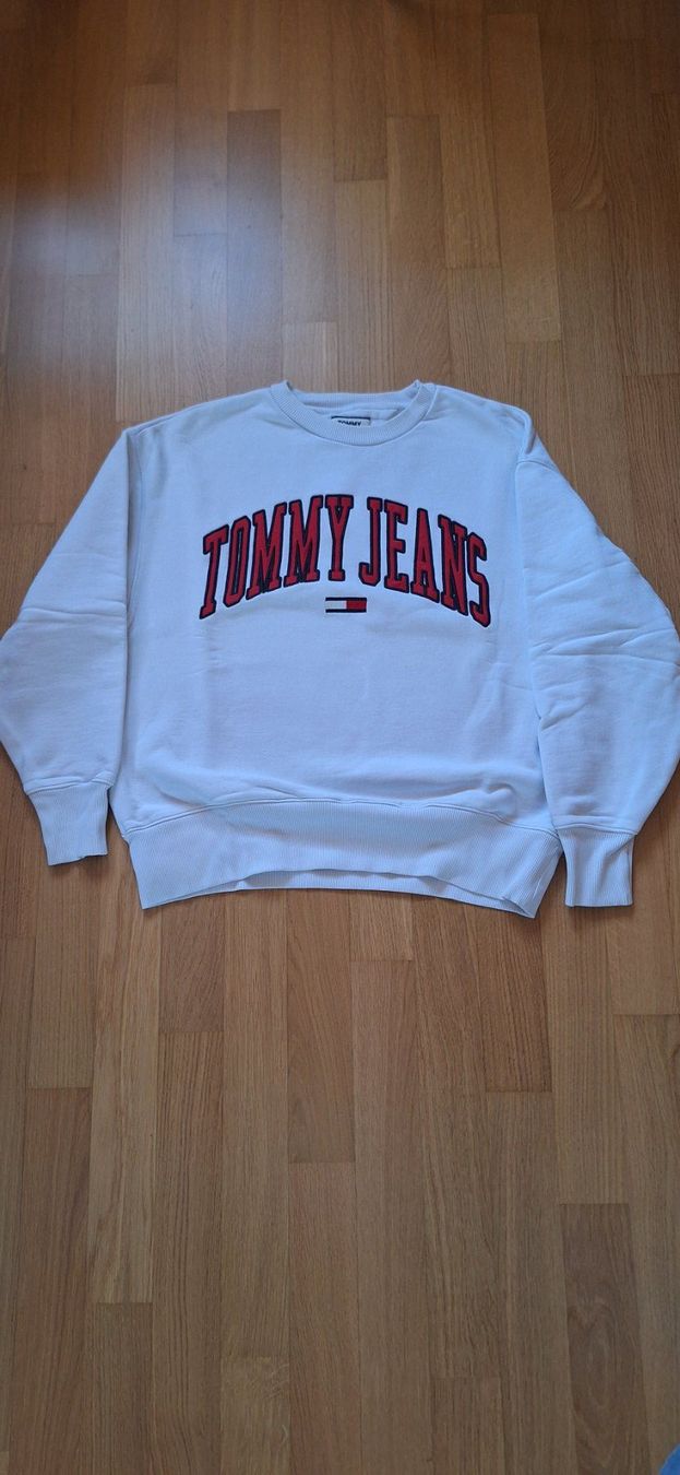 Tommy Hilfiger Pulls & Sweat-shirts: Tommy Jeans, sweat blanc – Neuf (Voir description) à Lussery-Villars par pousinete02