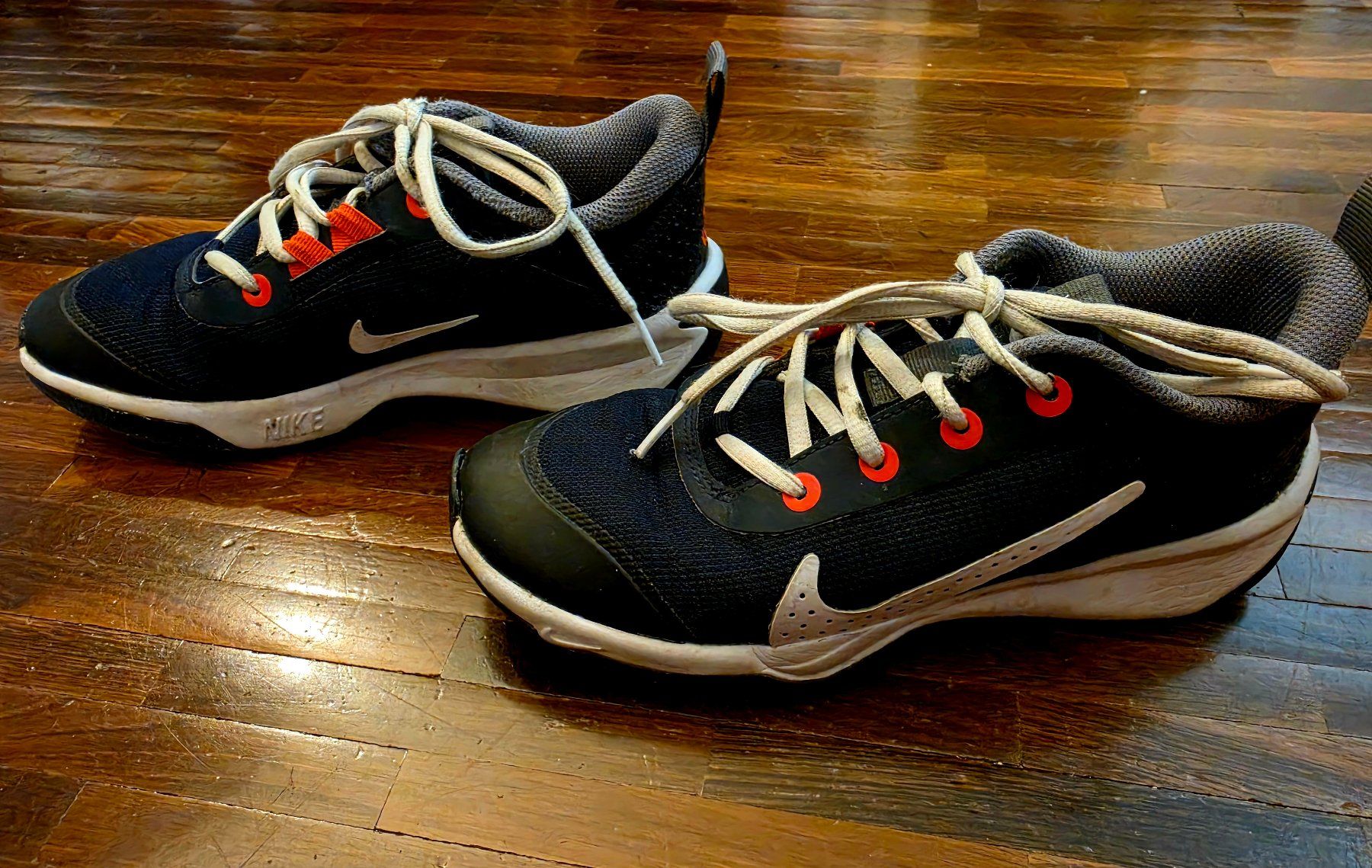 Nike Schuhe für Jungen: blaue Nike Gr. 36 – Gebraucht aus Zürich von Londonista 2