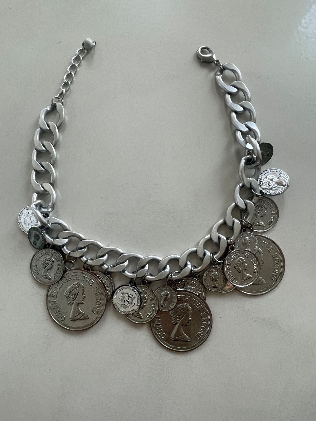 Catenine: Collana - Bracciale con pendenti a moneta – Usato da Minusio venduto da Pink222