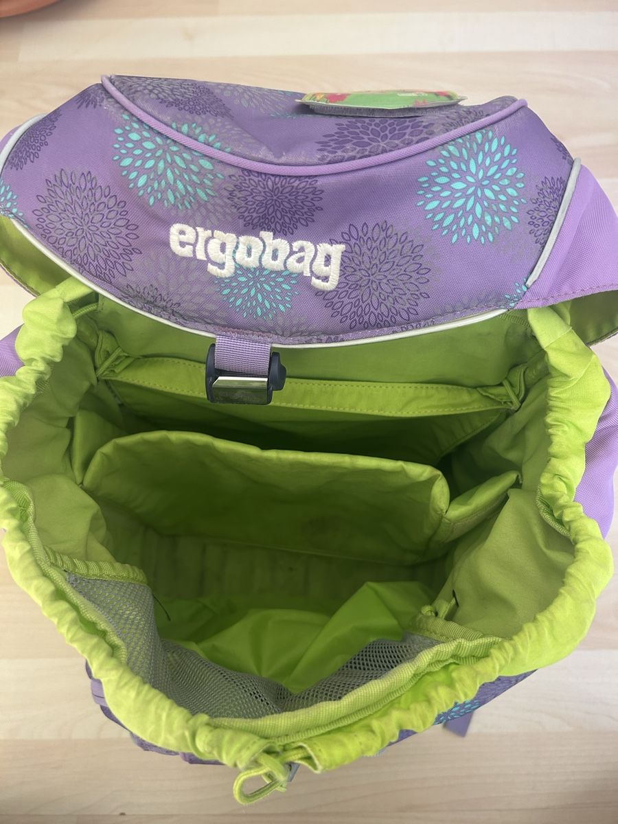Ergobag Kindertaschen: Schulrucksack Ergobag lila mit Etuis, Einhorn gebraucht – Gebraucht aus Zug von die_2k2w 8