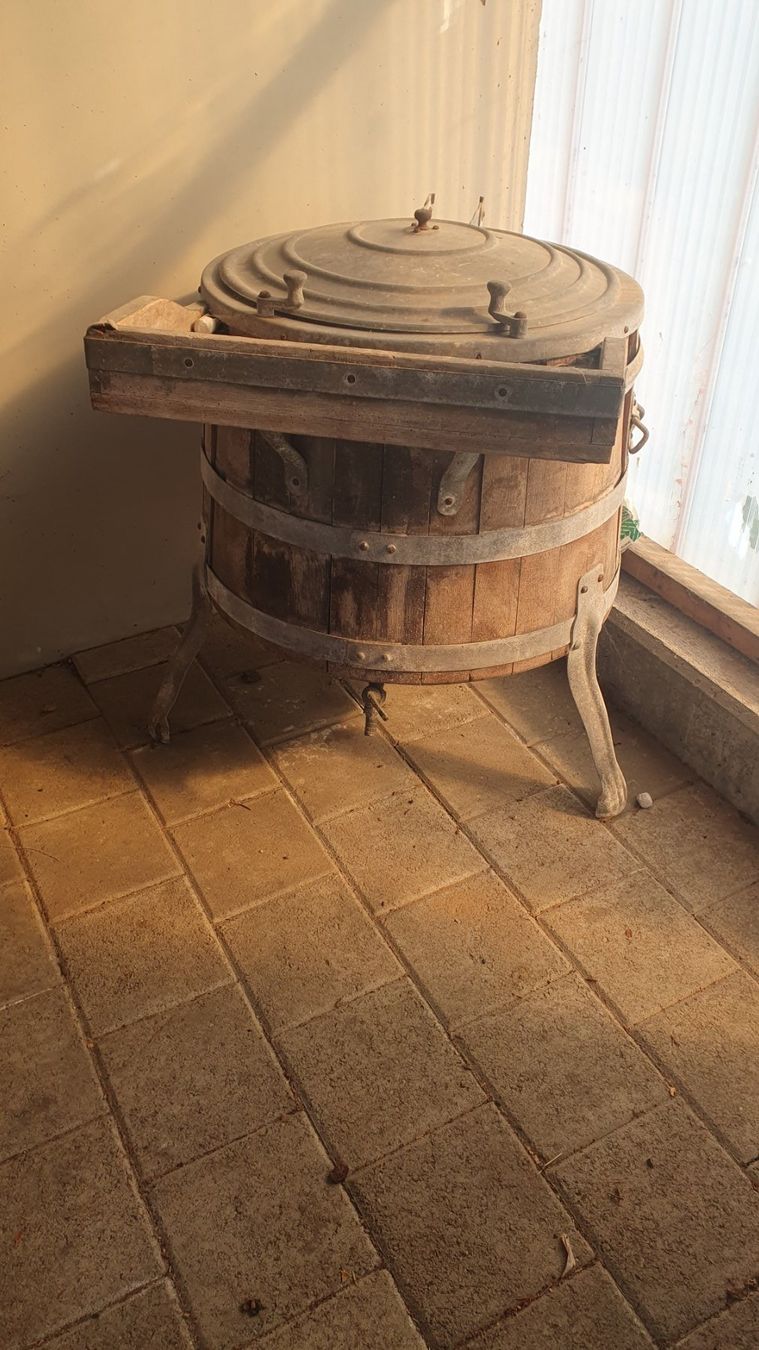 Waschmaschinen: Antike Waschmaschine aus Holz – Gebraucht aus Schwanden Sigrisw von Pumuckel27