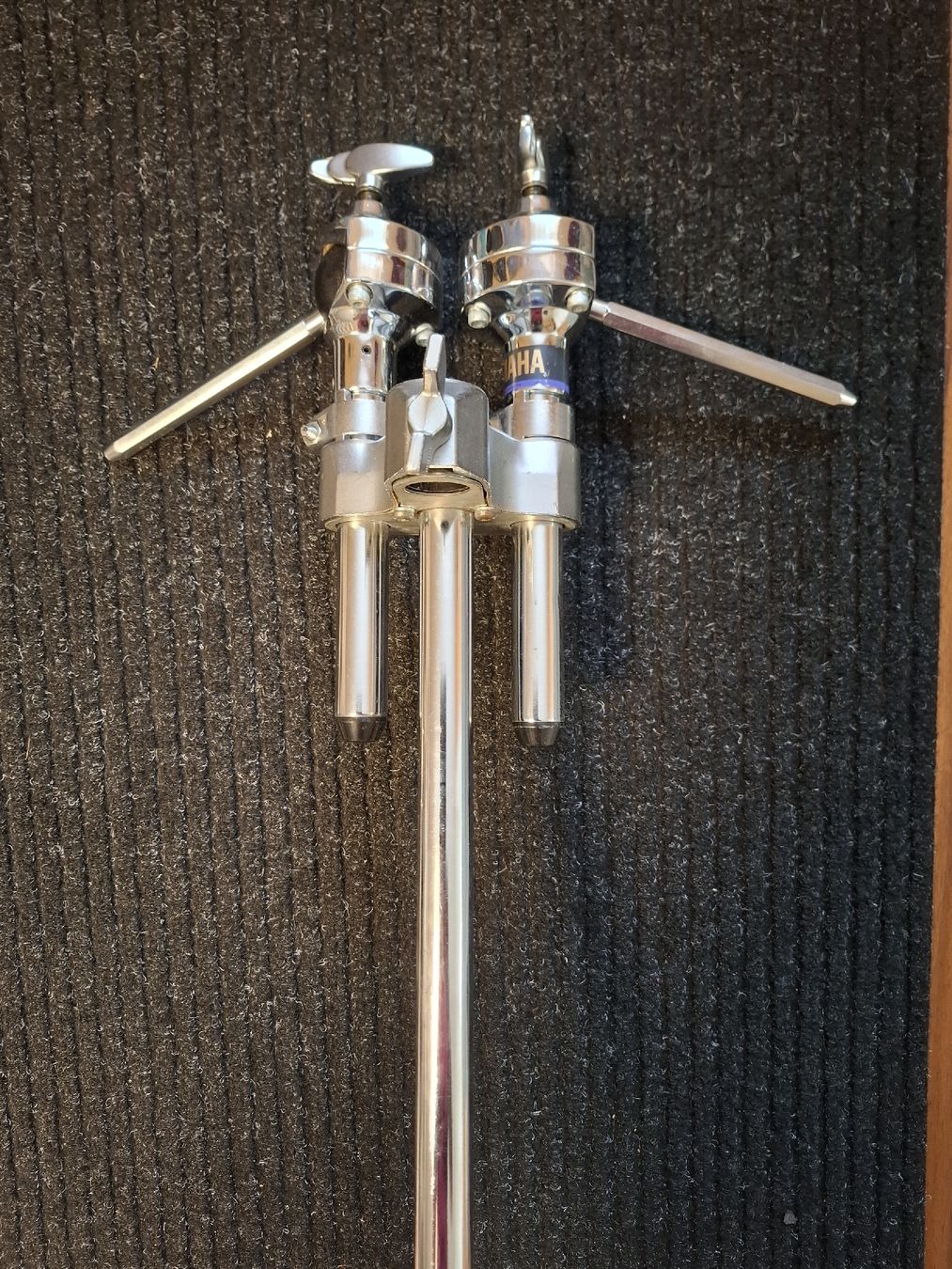 Yamaha Strumenti musicali: Schlagzeug Tom Halter Yamaha  – Usato da Luzern venduto da Remo610