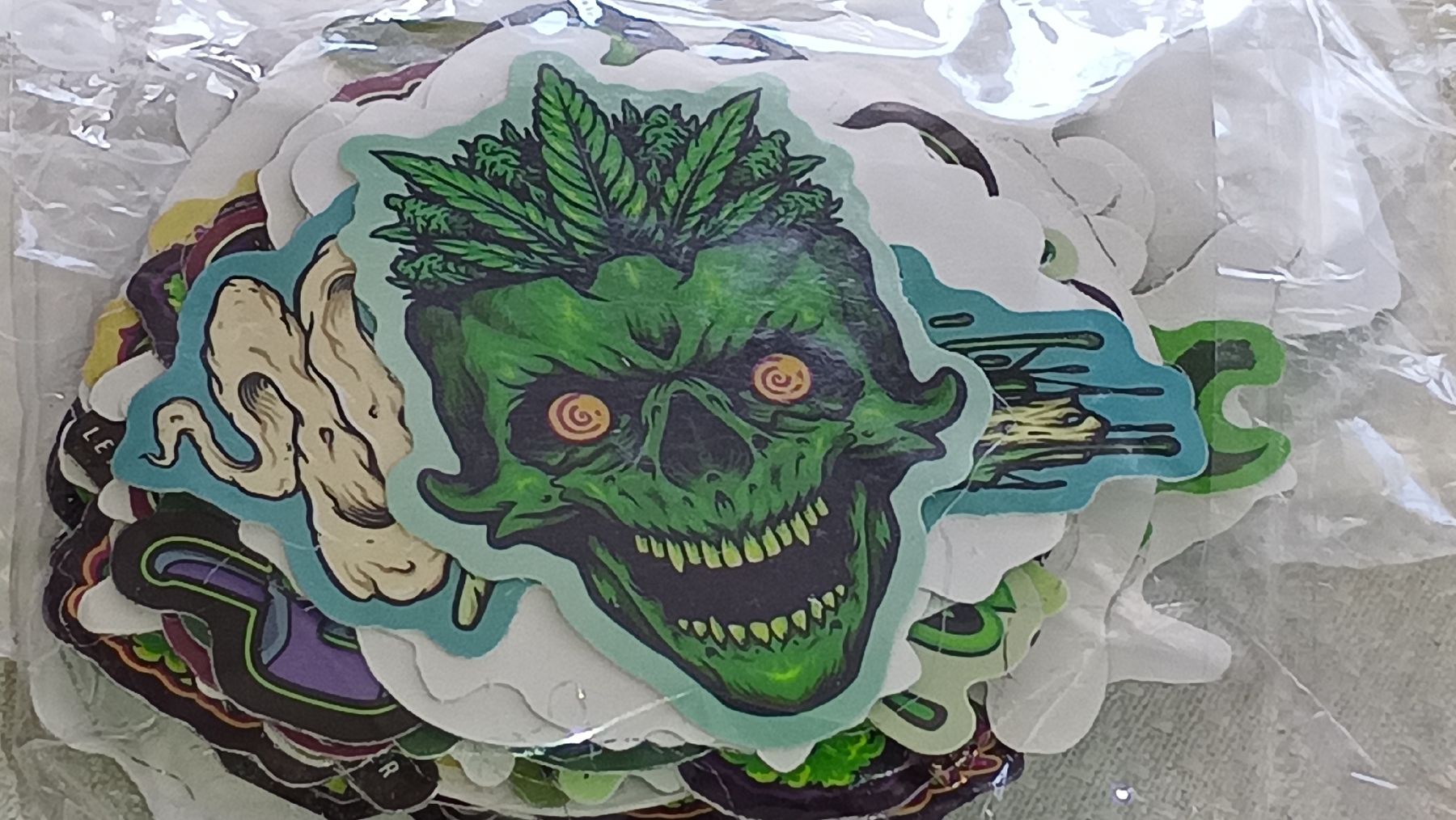 Sticker: 5 Paeckchen Cannabis Abziehbilder – Nuovo e nell'imballaggio originale da Zürich venduto da Mitzi6 6