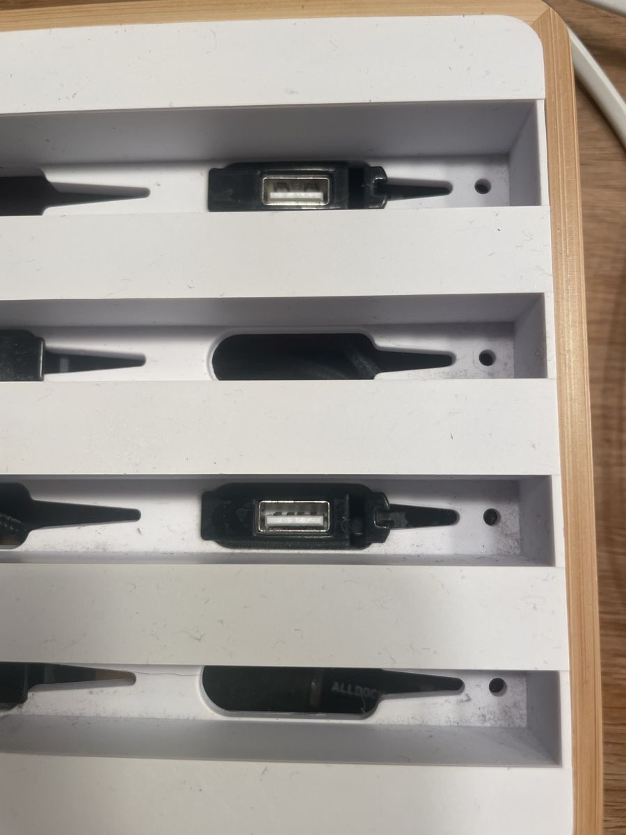 Caricabatterie: Alldock Ladestation – Usato da Bonstetten venduto da Visor9 2
