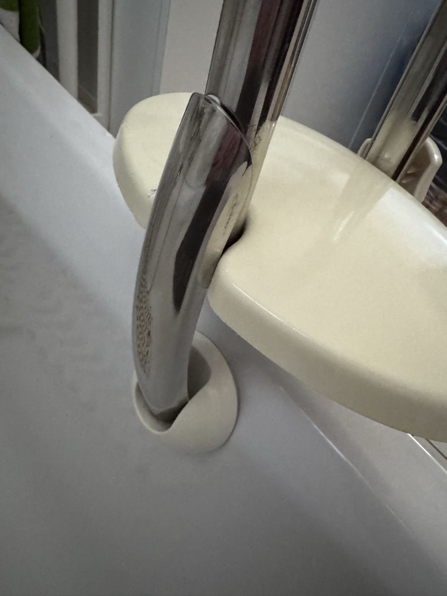 Vasche da bagno: Halterung an der Badewanne Einstiegshilfe – Usato da Oberentfelden venduto da Judyku 3