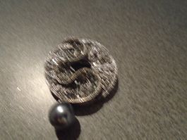 Brosch grau/rund Perle, geschwungen