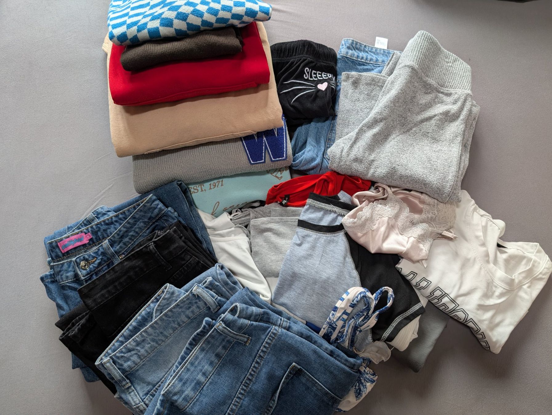 Lotti di vestiti: Grosses Kleiderpaket Grösse 36 / S – Usato da Bauma venduto da Makinom