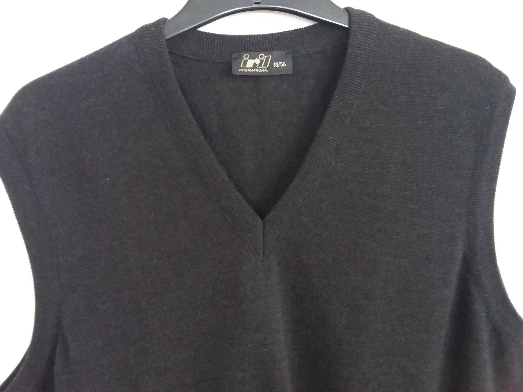 Pullover & Sweatshirts: IRIL Pullunder ohne Ärmel, Gr 56, Lambswool – Gebraucht aus Immensee von Btrutmann 1