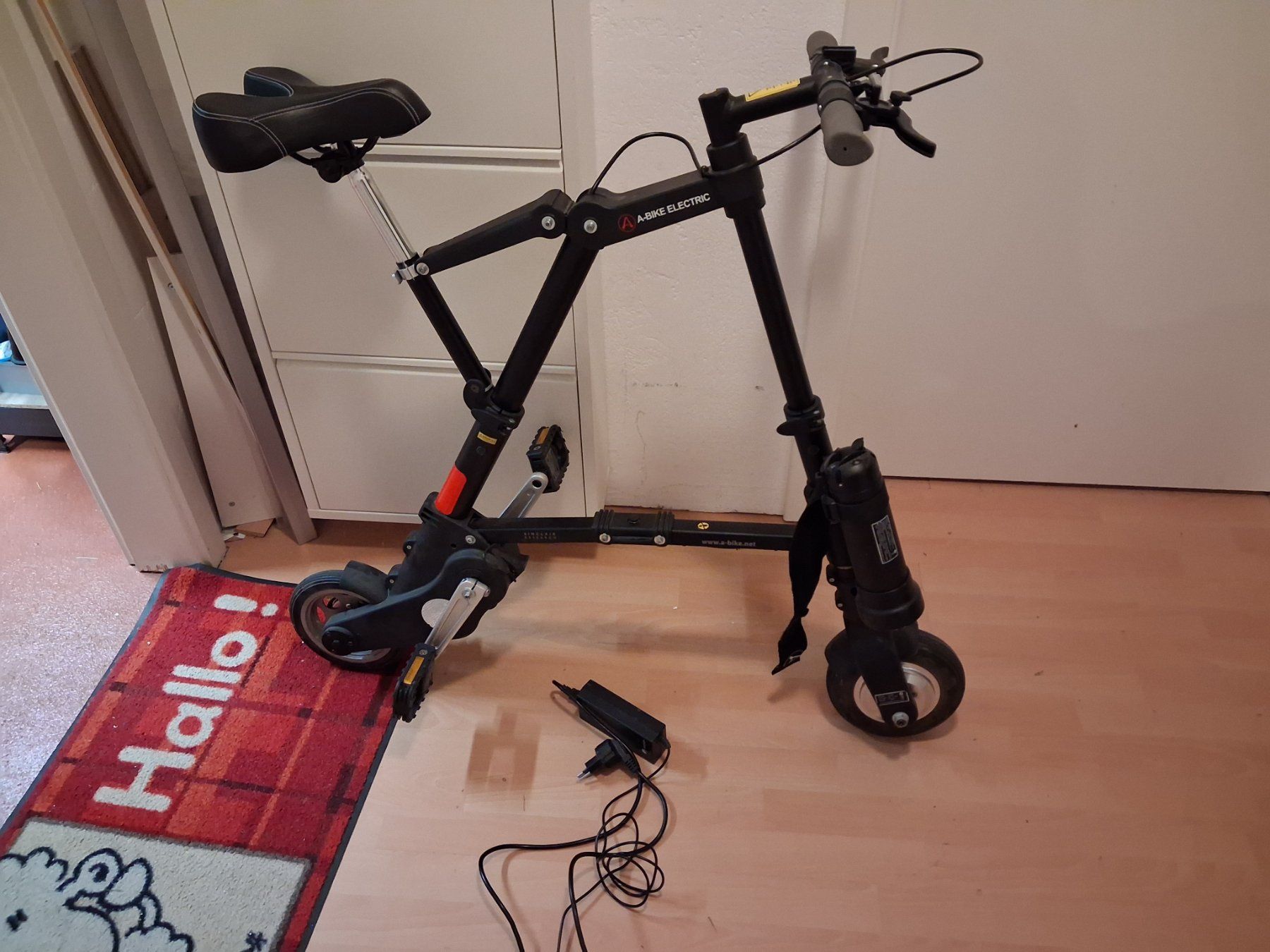 Biciclette: A-Bike Elektroklappfahrrad – Usato da Täuffelen venduto da Versavan