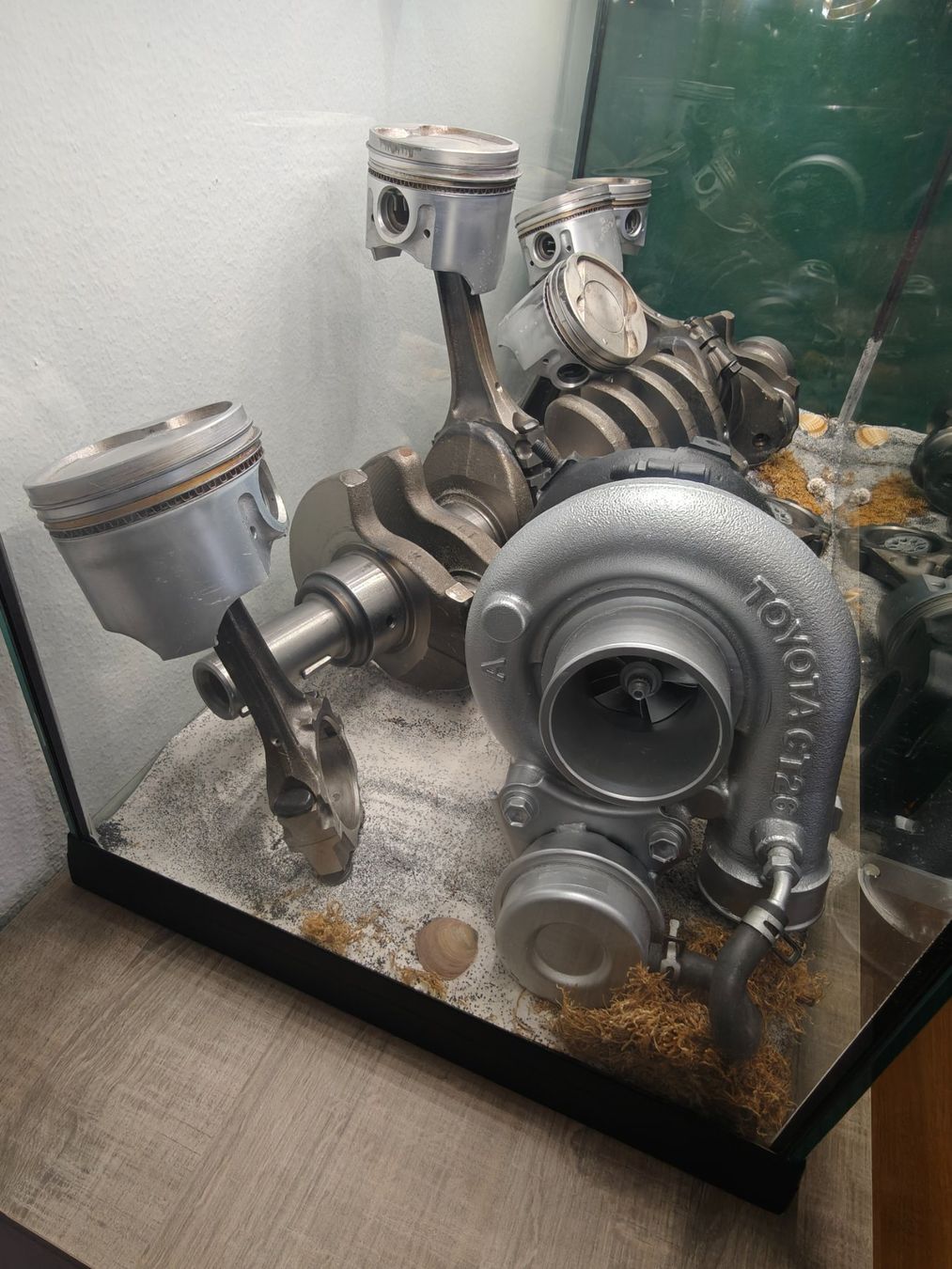 Tutte le decorazioni: Aquarium mit Motor innereien – Usato da Schaffhausen venduto da edelbrock 2