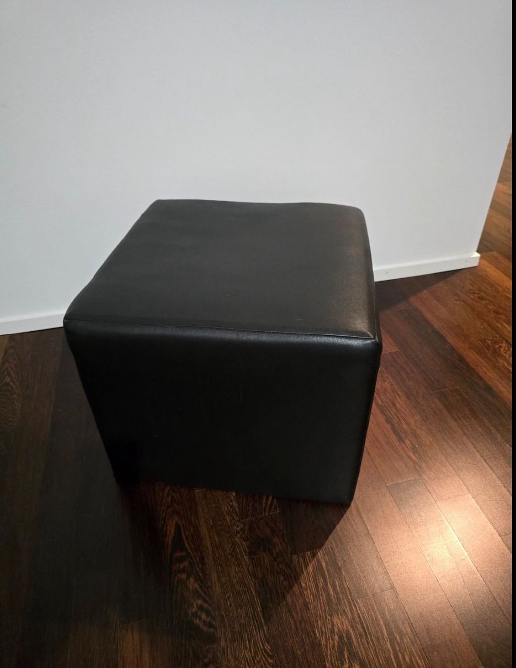 Hocker: Schwarze Lederhocker – Gebraucht aus Oftringen von ste_mp2b 2
